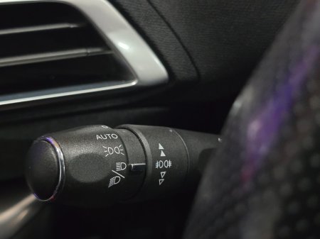 2020 Peugeot 5008 1.5 BlueHDi 130bhp Allure €24,950 thumbnail