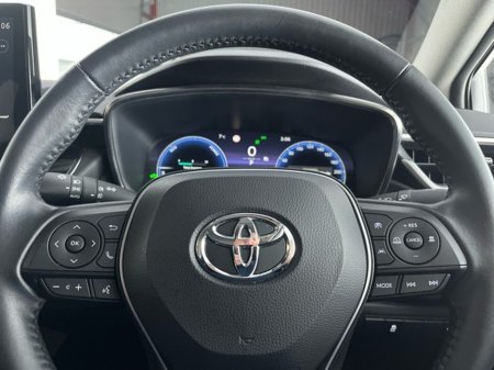 2024 Toyota Corolla LUNA SALOON AUTO Hybrid €29,950 thumbnail