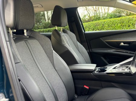 2021 Peugeot 3008 - thumbnail 9