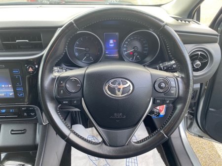 2017 Toyota Auris - thumbnail 13