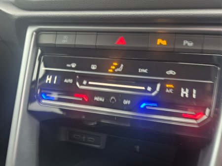 2022 Volkswagen T-Roc LIFE 1.0 tsi  Petrol  Hatchback €24,750 thumbnail