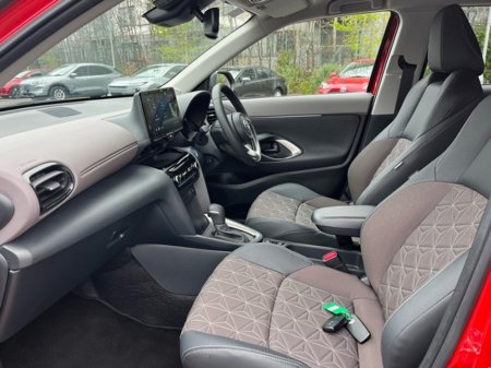 2024 Toyota Yaris Cross - thumbnail 6