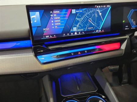 2025 BMW M5 M5 Phev Auto Entry 4.4 727 xDrive 22.1 kWh PHEV 197BHP /145 kw Step-tronic Auto Start/Stop thumbnail