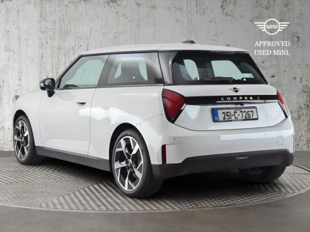 2025 MINI Hatch Cooper SE €33,900