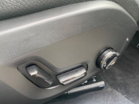 2023 Volvo V90 T6 Dark Plus Recharge AWD Auto (PHEV) €47,900 thumbnail