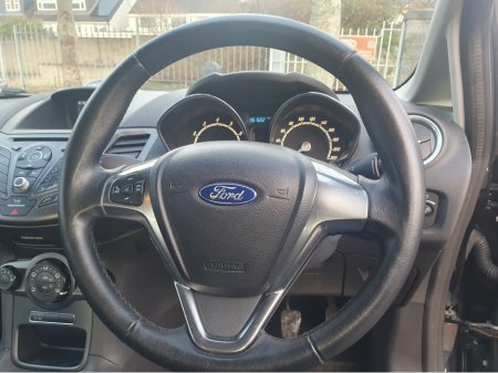 2016 Ford Fiesta ZETEC 1.0 65PS, 61,000KM !!! , Full Service History €9,995 thumbnail