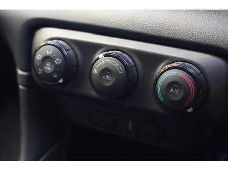 2020 Toyota Yaris - thumbnail 15