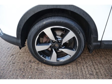 2017 Nissan Qashqai SV PREMIUM  Low Mileage Huge Spec €15,495 thumbnail