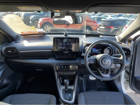 2020 Toyota Yaris - thumbnail 13