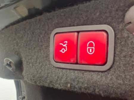 2016 Mercedes-Benz C Class - thumbnail 17