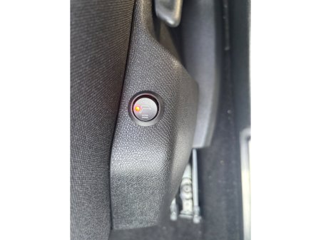 2024 Peugeot 5008 1.2 Hybrid 136bhp E-DCS6 GT €40,950 thumbnail