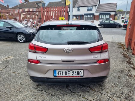 2017 Hyundai i30 DELUXE 5DR (NCT 02-27) €13,600