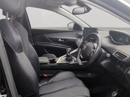 2023 Peugeot 5008 - thumbnail 9