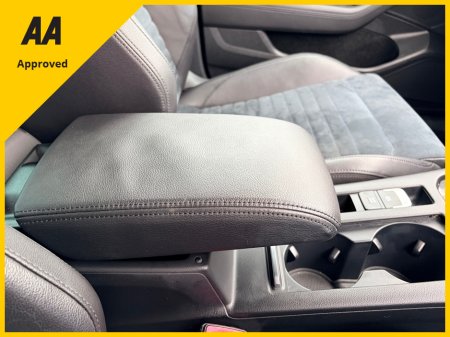 2017 Volkswagen Passat 1.4TSI 4DR AUTO FULLY LOADED WITH SPEC €19,950 thumbnail