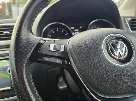 2015 Volkswagen Polo CROSS ( 152 REG ) 1.2 TSI HIGHLINE  CROSS EDITION / PARKING SENSORS / CLIMATE CONTROL // ONLY 58,060KLMs / SIMI DEALER // €11,950 thumbnail