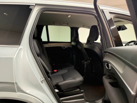 2025 Volvo XC90 - thumbnail 11