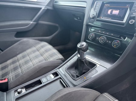 2015 Volkswagen Golf - thumbnail 11