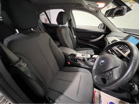 2017 BMW 3 Series BMW 3-Series 320d sport M-Performance Styling €23,800