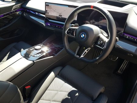 2025 BMW i5 - thumbnail 6