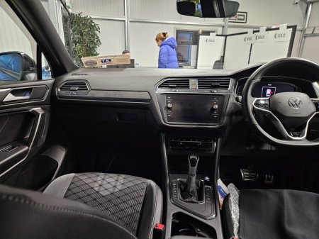 2024 Volkswagen Tiguan Allspace TIGUAN R-LINE 2.0TDI DSG 150HP thumbnail