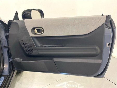 2025 MINI Convertible Cooper S €49,950 thumbnail