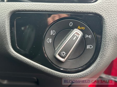 2014 Volkswagen Golf 1.4 HIGHLINE , AUTO // LOW MILEAGE €12,950 thumbnail