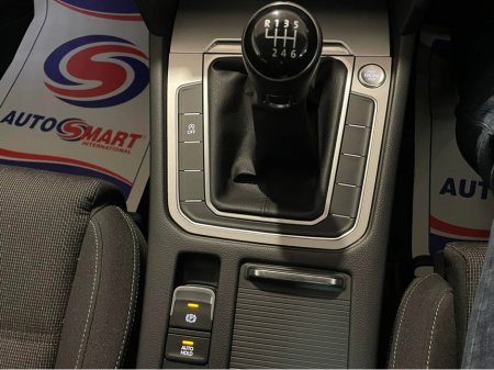 2019 Volkswagen Passat - thumbnail 4