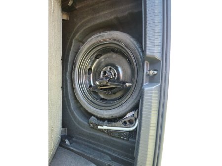 2022 Volkswagen Golf 2.0 TDI 115HP Life €24,950 thumbnail