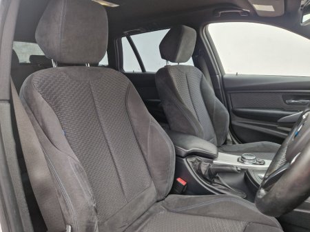 2013 BMW 3 Series - thumbnail 27