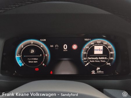 2026 Volkswagen Crafter HIGHLINE 30 MWB 140BHP M6F *APPLE CARPLAY/ANDROID AUTO* *REAR VIEW CAMERA* *FRONT AND REAR PARKING SENSORS* *LED CARGO LIGHTS* *AIR CONDITIONING* €39,367 thumbnail