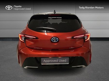 2025 Toyota Corolla H/B LUNA SPORT €35,950 thumbnail