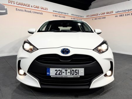 2022 Toyota Yaris HYBRID LUNA AUTO 4DR €21,990