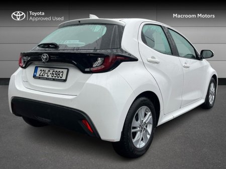 2022 Toyota Yaris FRESH SELECTION OF TRADE-INS YARIS 1.0 LUNA 4DR thumbnail