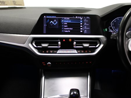 2022 BMW 3 Series - thumbnail 18