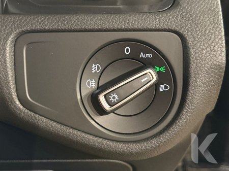 2020 Volkswagen Golf ESTATE AUTOMATIC 1.2L TSI - REVERSE CAMERA - UPGRADED ALLOY WHEELS - PADDLE SHIFT - DIGITAL DASH - CRUISE CONTROL - A/C HEATING CONTROLS €20,950 thumbnail