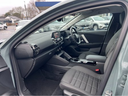 2025 Citroen C4 PLUS 54KWH 156HP €26,950 thumbnail