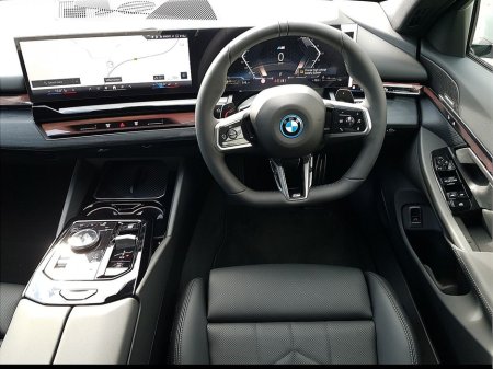 2026 BMW 5 Series - thumbnail 5