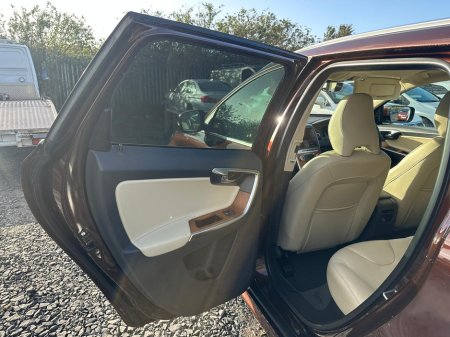 2016 Volvo XC60 - thumbnail 11