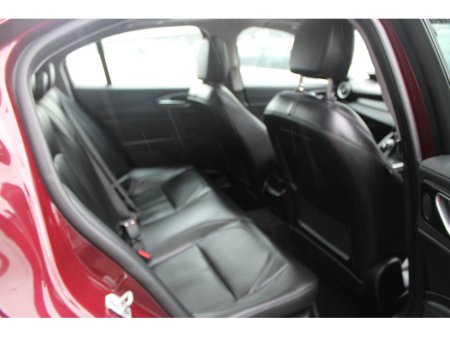 2017 Alfa Romeo Giulia 2.0L 200BHP SUPER LUXURY 4DR AUTO €22,500 thumbnail
