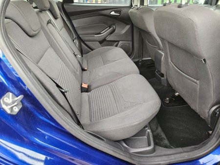 2016 Ford Focus - thumbnail 13