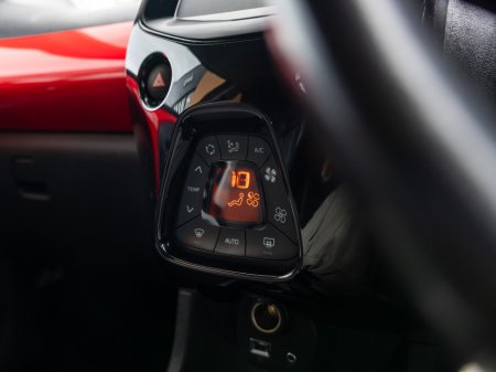 2017 Toyota Aygo - thumbnail 15