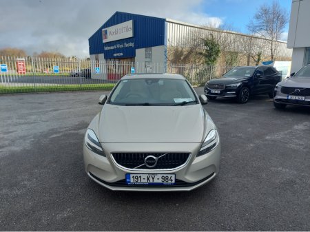 2019 Volvo V40 D3 MOMENTUM ED 5DR €19,950 thumbnail