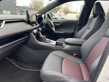 2025 Toyota Rav4 - thumbnail 6