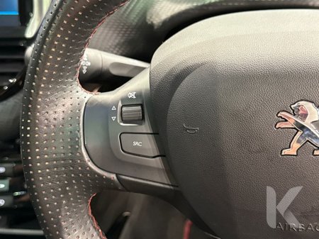 2020 Peugeot 2008 - thumbnail 17