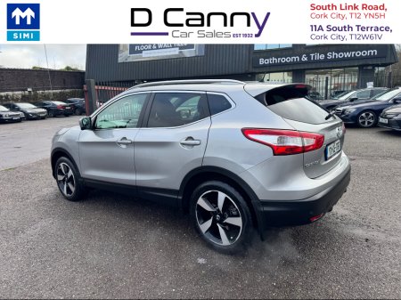 2017 Nissan Qashqai 1.2 SV CVT PREMIUM '17 4DR AUTO €16,900 thumbnail