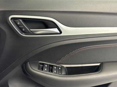 2025 MG ZS LR EXCLUSIVE-72.6KWH**DIGITAL DASH**MULTIFUNCTIONAL STEERING WHEEL**BLACK LEATHER INTERIOR**360 CAMERA**APPLE CARPLAY ANDROID AUTO**KEYLESS START**AIR CONDITIONING**FINANCE AVAILABLE** €31,495 thumbnail