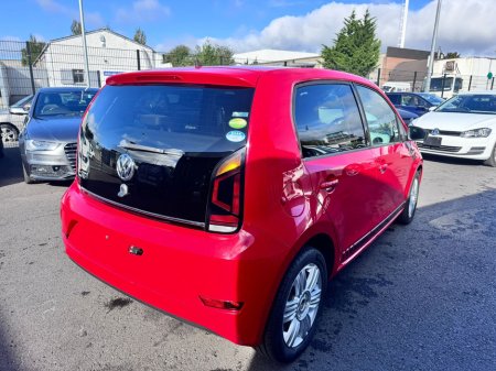 2017 Volkswagen up!  €9,999 thumbnail