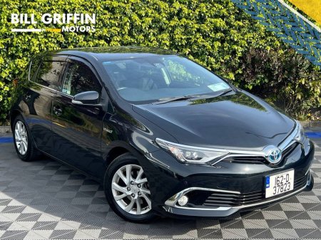 2016 Toyota Auris 1.8 HYBRID // REVERSE CAMERA // APPLE CARPLAY/ANDROID AUTO // LANE ASSIST