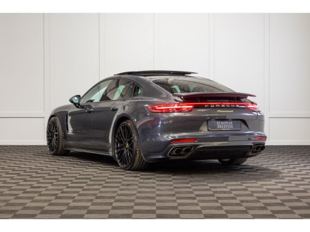 2018 Porsche Panamera - view 4
