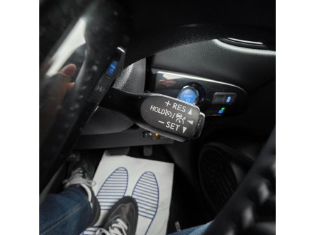 2022 Toyota Prius 1.8 Hybrid Luxury with Sat Navi & JBL €22,950 thumbnail